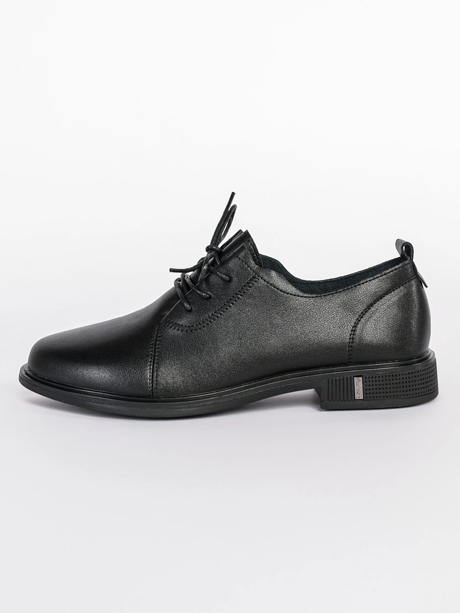 Туфли черного цвета с декоративной строчкой